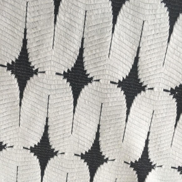 Patterned skirt - Picture 2 of 3